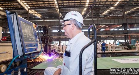 舟山中远海运重工第二艘20000吨转载驳开工建造,