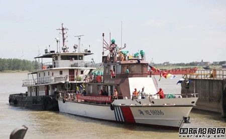 同方江新两艘海事巡逻船同日下水,