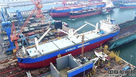  大连中远海运重工两艘62000吨多用途纸浆船完成重要节点,