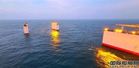 招商工业建造8万吨半潜打捞工程船完成首次DP下潜试验