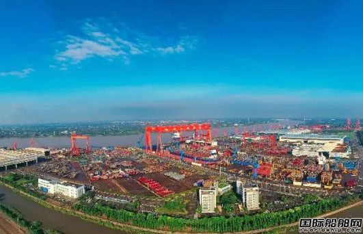  第200艘船！扬州中远海运重工交付一艘21万吨散货船,