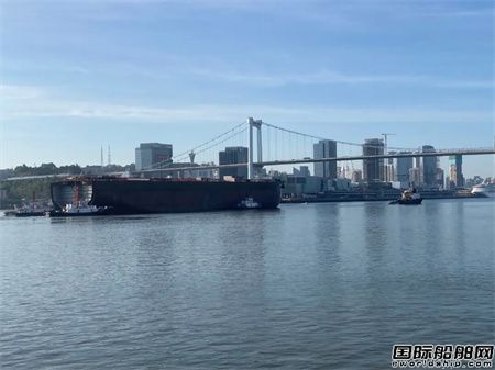 厦船重工两天完成两艘12万吨油船半船进出坞大节点,