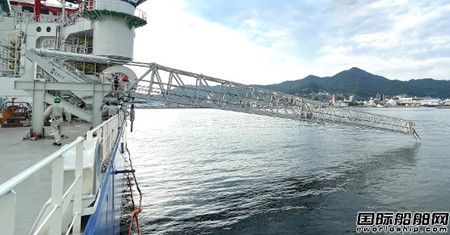  Osbit交付日本新造自升式风电安装船配套可调式舷梯,
