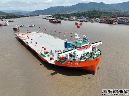  恒生船舶重工建造国内最大165米大件运输船下水,
