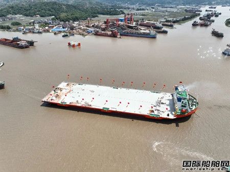  恒生船舶重工建造国内最大165米大件运输船下水,