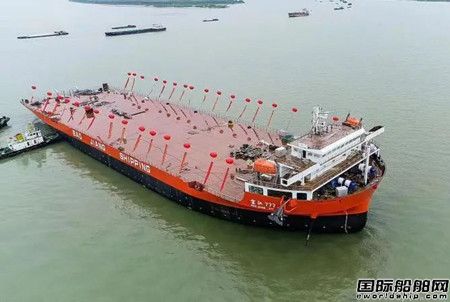  润扬船业建造156米甲板运输船下水,