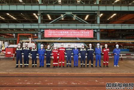 两型船同日开工!沪东中华一周实现六大节点,