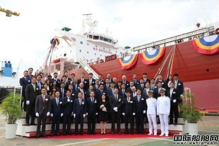  现代尾浦造船交付KSS海运首艘5万吨甲醇双燃料动力甲醇运输船,