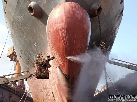 广东中远海运重工“翠华山”浮船坞超高压水除锈系统技改项目投产