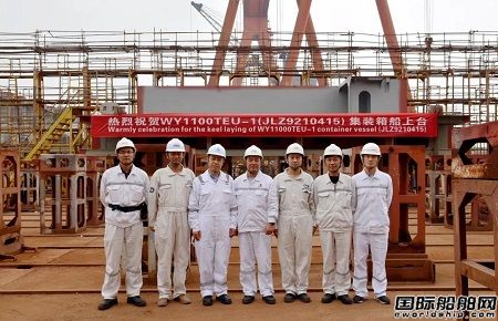 南京金陵船厂同日完成上船台下水两大节点