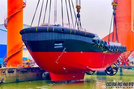  黄埔文冲为苏伊士运河管理局建造75吨拖轮6号船下水,