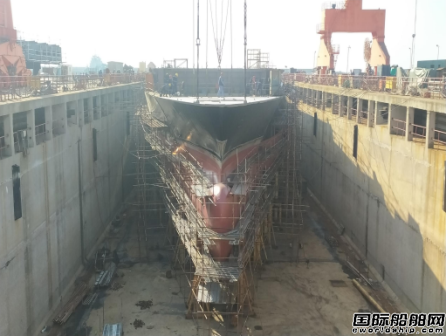 青岛造船厂2艘500TEU级集装箱船完成主船体合拢