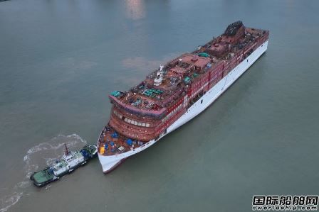  三艘船出坞！广船国际2号船坞迎来年内第4批次出坞,