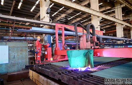 厦船重工2900TEU集装箱3号船开工建造,
