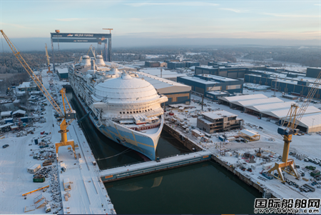  Meyer Turku船厂建造世界最大邮轮“海洋标志”号出坞,