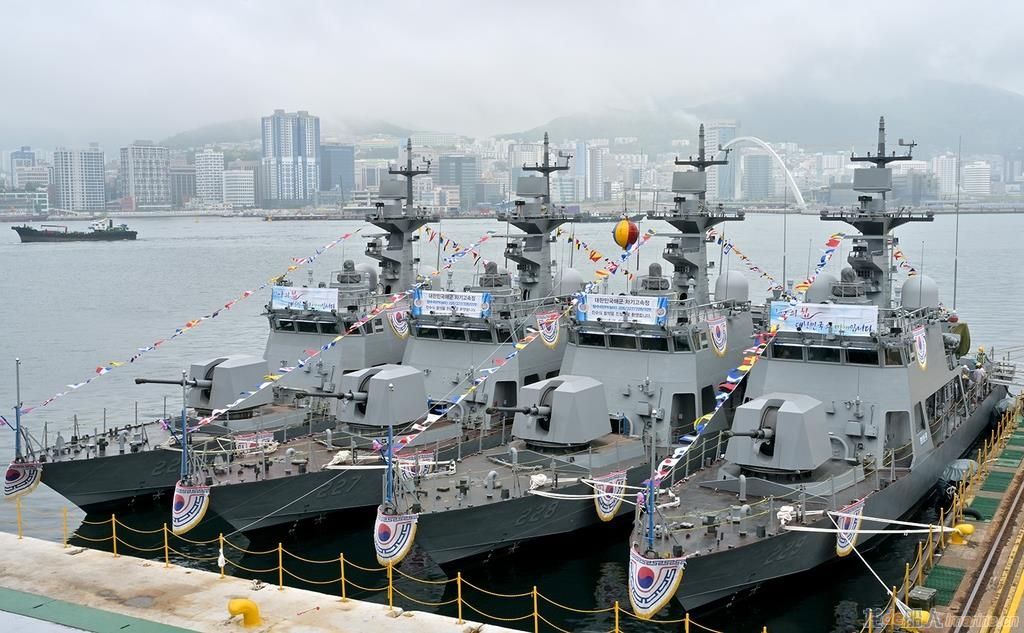 [军品]韩国海军四艘新型“猎杀火箭巡逻艇”在HJ重工下水,