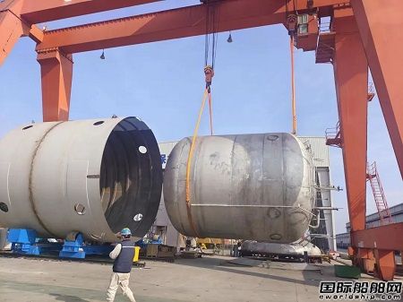 南通远洋承接FGSS项目完成内外罐投套重要节点