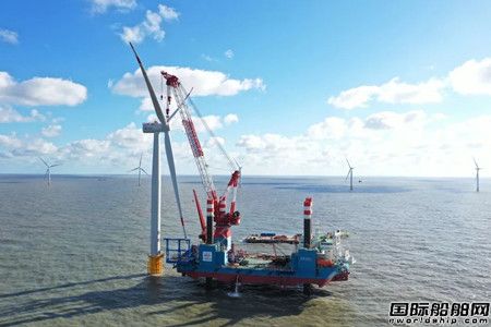 振华重工与中国铁建港航局集团签订5000吨全回转起重船建造合同,