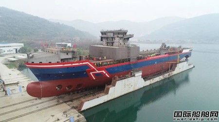  江州联合造船建造全球最大远洋通信海缆铺设船下水,