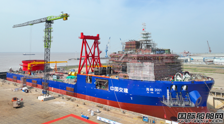  振华重工为中交海峰风电建造三艘海上施工船舶同日下水,