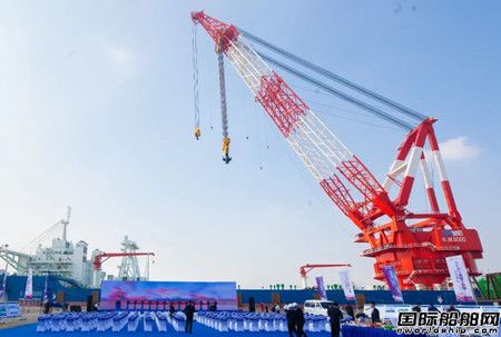 振华重工交付长飞海工两型海上风电施工船,