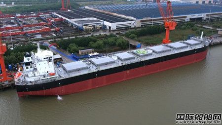 扬州中远海运重工为希腊Prodigy建造首艘82000吨散货船命名,