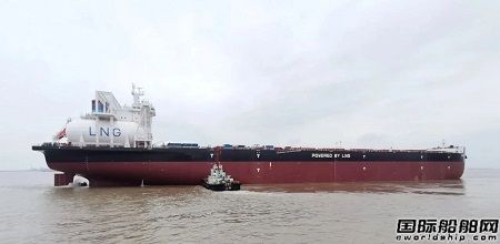 外高桥造船又一艘19万吨双燃料散货船完成“二合一”试航凯旋