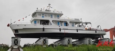 湘船重工建造长江航道首艘纯电动测量船下水