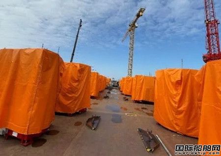  启东中远海运海工N1063风电安装船完成节点吊装工程,