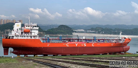 宜昌达门建造9200吨成品油船“长航安洲”号顺利下水