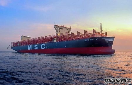 大连造船为地中海航运建造首艘16000TEU集装箱船试航凯旋