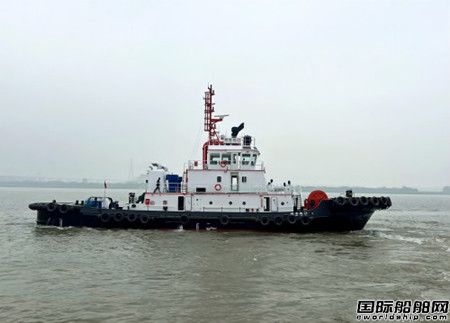 镇江船厂同日一船下水一船出厂