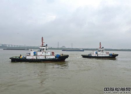 镇江船厂2艘消拖两用全回转拖船顺利出厂