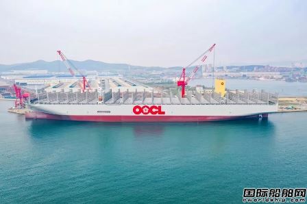  大连中远海运川崎为东方海外建造首艘24188TEU集装箱船命名交付,