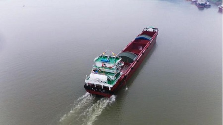中江船业为重庆轮船建造首艘130米LNG双燃料动力船顺利启航