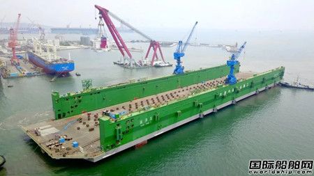  大连中远海运重工20万吨级浮船坞“远洋五”号升级改造完工投产,