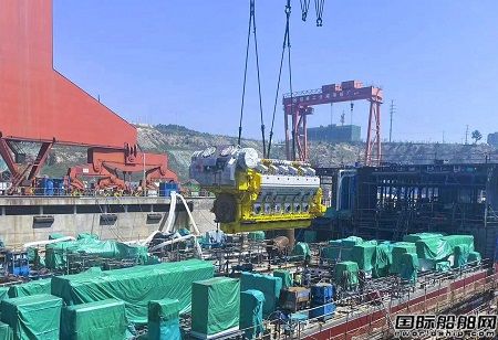 威海金陵为STENA建造第11艘E-Flexer高端客滚船主机吊装工程完工