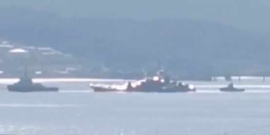  俄罗斯在黑海向货船开火警告,