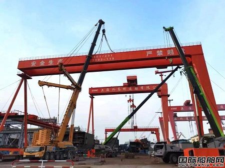 外高桥造船新增2台50吨门式起重机交付使用