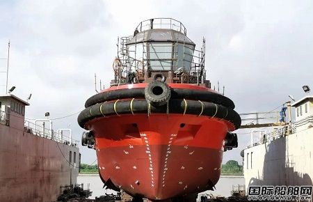 粤新海工建造首艘petiTUG设计30米拖轮顺利下水