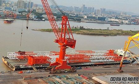 广东中远海运重工连续交付3个海上重机吊臂制造项目