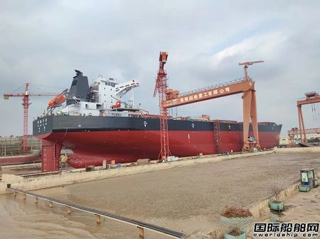  万隆船厂建造第2艘85000吨散货船顺利下水,