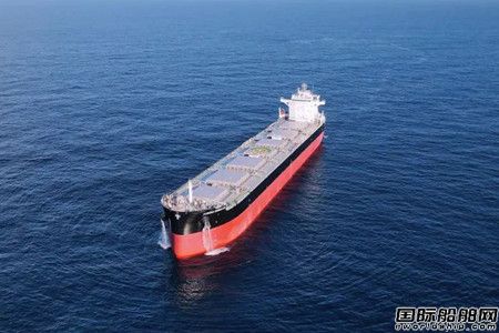  扬州中远海运重工为恒荣海运建造第2艘82000吨散货船命名,