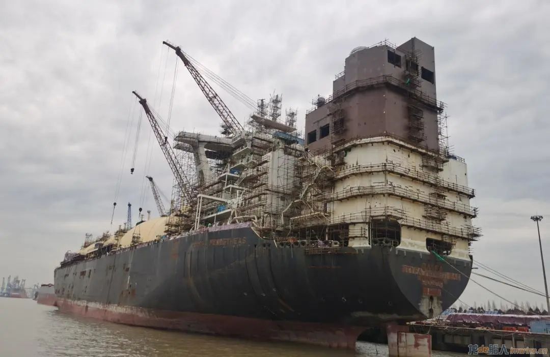 [海工]上海中远海运重工“格里亚”轮高效完成第二次坞内工程