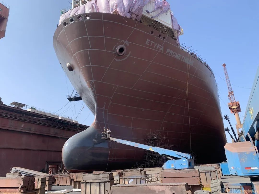 [海工]上海中远海运重工“格里亚”轮高效完成第二次坞内工程,
