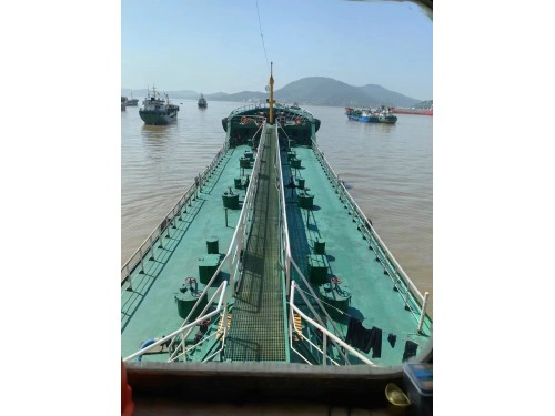 售:2010年沿海1000吨油船图1
