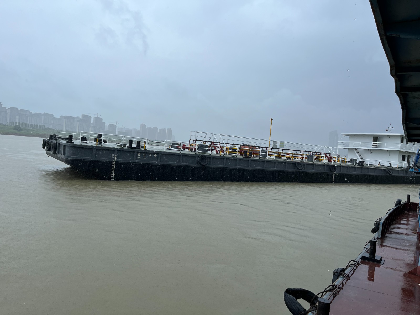安徽省蚌埠市内河2018年建无动力加油船644吨