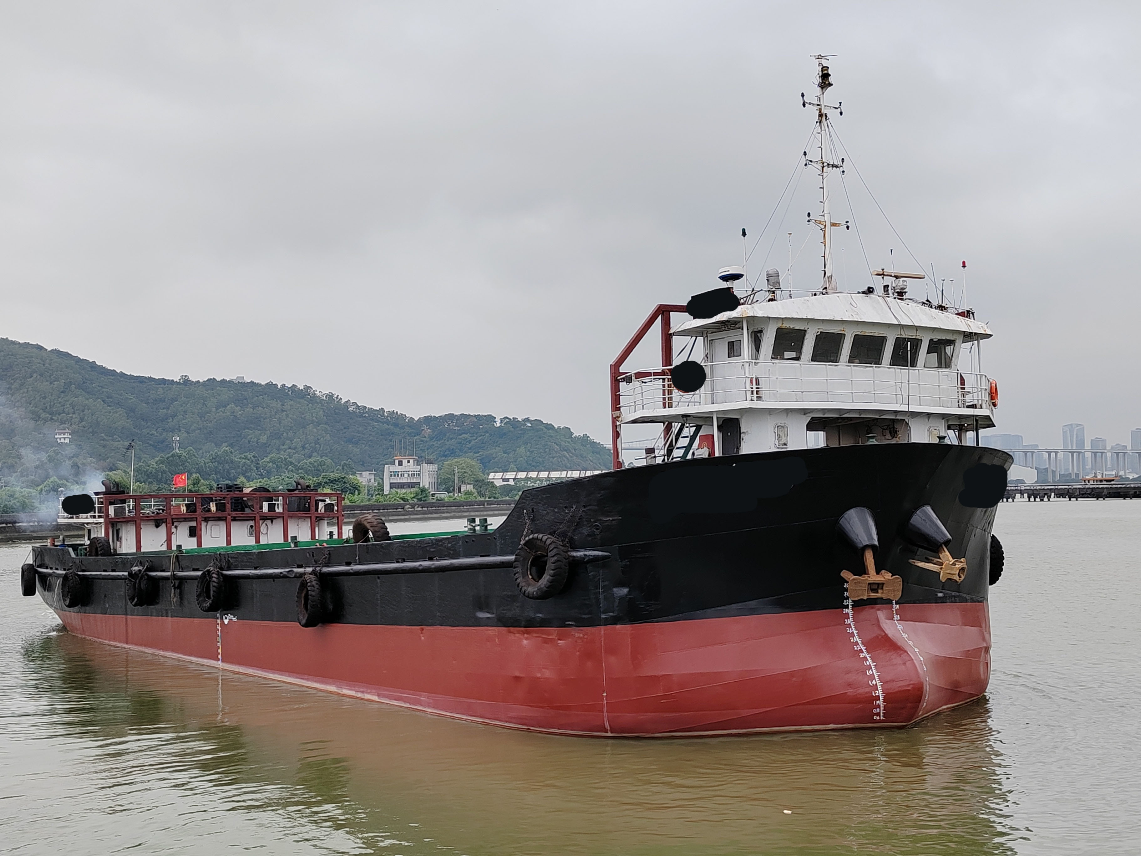 出售2010年造1300吨120个柜沿海集装箱船 CCS