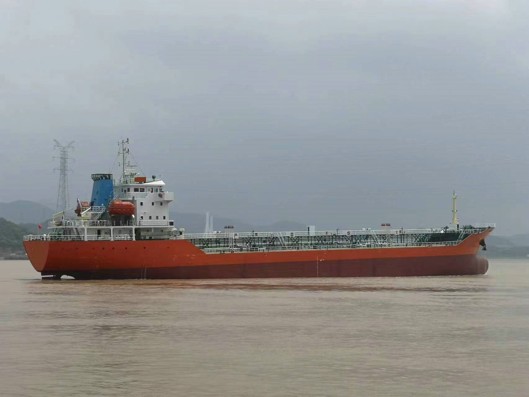 售：2012年近海4500吨+5660吨一级油船+公司