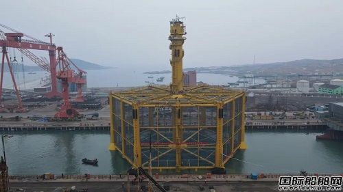 青岛造船厂建造山东海洋集团深远海大型智能养殖网箱出坞